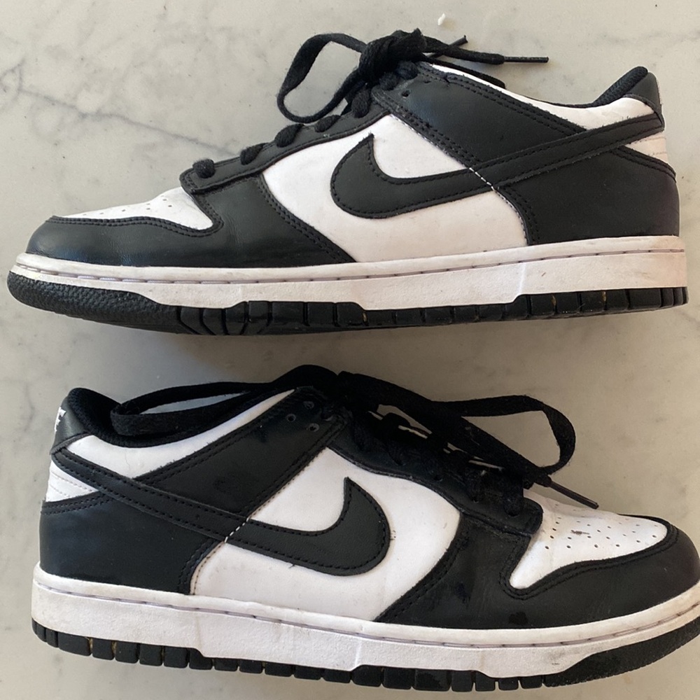 Nike dunk low white/black-white panda woman’s 8.5 / 7 youth